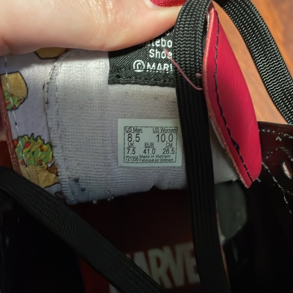 Vans Leather Marvel Deadpool Sk8 Hi High Top Vans - Picture 4 of 4